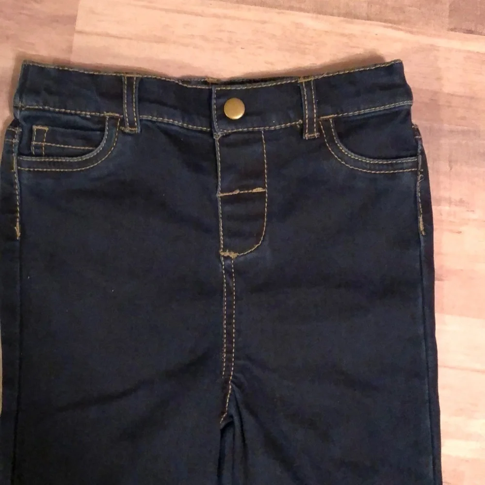 Levi’s t shirt. 3T, (nwot)Crown & Ivy pants,24mo
